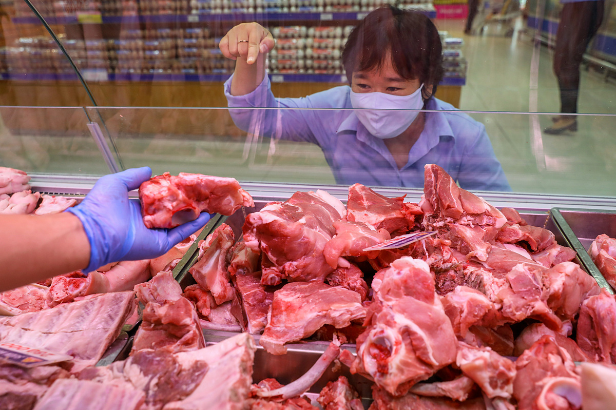 Giá thịt heo hôm nay 23 Chợ dân sinh ở Hà Nội và TPHCM giảm từ 10000  15000 đồngkg