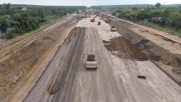 Miền Trung họp gấp vì… thiếu cát