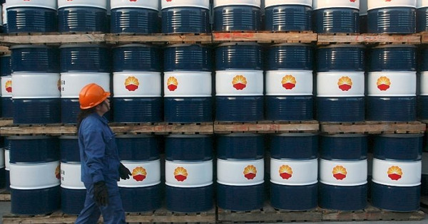 Lo ngại về sức khỏe của ngành ngân hàng, dầu trượt giá