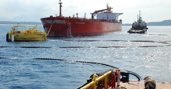 Lo ngại nguồn cung thúc đẩy giá dầu thô tăng mạnh Lo ngại nguồn cung thúc đẩy giá dầu thô tăng mạnh