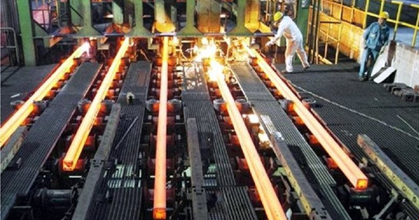 Sản xuất, tiêu thụ thép rơi vào thế "gọng kìm", ngành thép vượt khó thế nào năm 2023? Sản xuất, tiêu thụ thép rơi vào thế "gọng kìm", ngành thép vượt khó thế nào năm 2023?