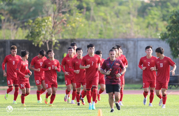 U22 Việt Nam nhồi thể lực, chờ so tài U22 Malaysia - Ảnh 1. U22 Việt Nam nhồi thể lực, chờ so tài U22 Malaysia - Ảnh 1.