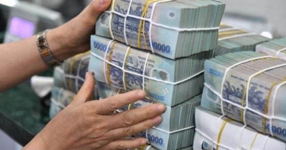 Lãi suất lên cao, tiền gửi của người dân tăng mạnh vượt 6 triệu tỷ đồng
