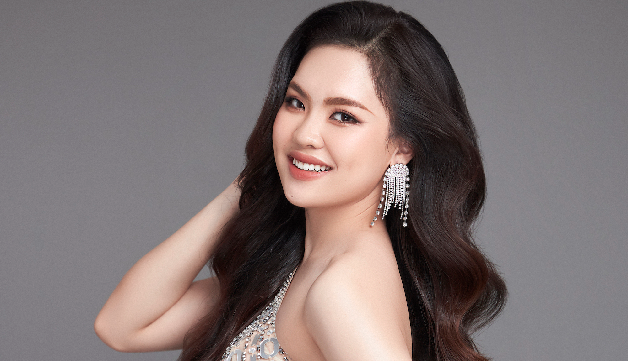 Nhan sắc nữ sinh RMIT thi Miss World Vietnam 2023 - Ảnh 1.