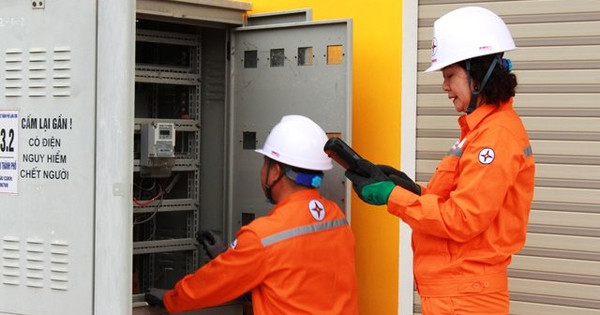 “Người dân không liên quan đến EVN thua lỗ, đó là do việc sản xuất điều hành giá điện yếu kém” “Người dân không liên quan đến EVN thua lỗ, đó là do việc sản xuất điều hành giá điện yếu kém”