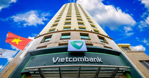 Cổ phiếu Vietcombank lên cao kỷ lục, vững vàng vị trí doanh nghiệp niêm yết lớn nhất Việt Nam