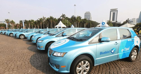 "Sóng" taxi điện "nổ" thật rồi: Thêm một hãng taxi siêu lớn chuẩn bị "lên đời" xe điện, mục tiêu thay thế 23.000 xe xăng trong những năm tới