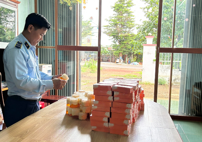 Buôn bán mỹ phẩm không rõ nguồn gốc, một hộ kinh doanh bị xử phạt Buôn bán mỹ phẩm không rõ nguồn gốc, một hộ kinh doanh bị xử phạt