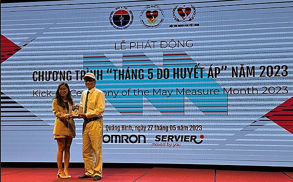 Theo dõi huyết áp tại nhà góp phần giảm nguy cơ đột quỵ Theo dõi huyết áp tại nhà góp phần giảm nguy cơ đột quỵ