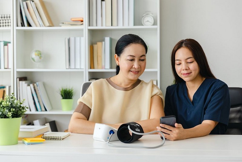 Theo dõi huyết áp tại nhà góp phần giảm nguy cơ đột quỵ Theo dõi huyết áp tại nhà góp phần giảm nguy cơ đột quỵ