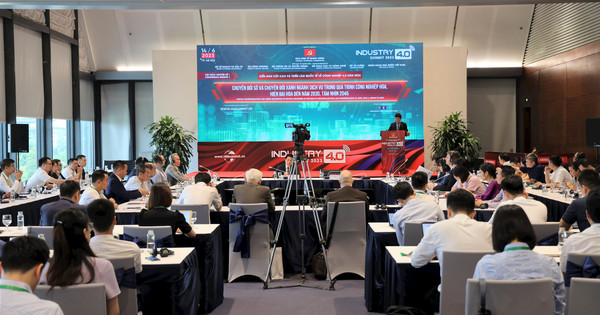 Bí kíp chuyển đổi số ngành dịch vụ: Các doanh nghiệp chia sẻ gì tại Vietnam Industry Summit 4.0?