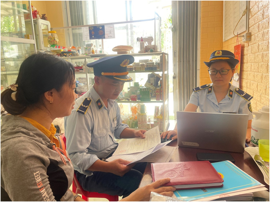 Hà Nam: Xử phạt 7 cơ sở kinh doanh tân dược không niêm yết công khai chứng chỉ hành nghề Hà Nam: Xử phạt 7 cơ sở kinh doanh tân dược không niêm yết công khai chứng chỉ hành nghề