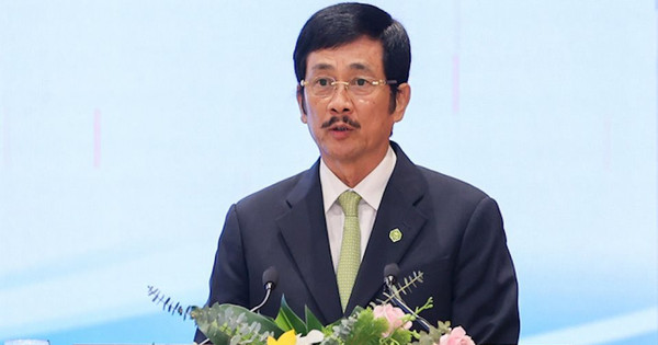 Gia đình ông Bùi Thành Nhơn bán ra hơn 200 triệu cổ phiếu, Novaland nói gì trước nghi ngờ về một cuộc tháo chạy?