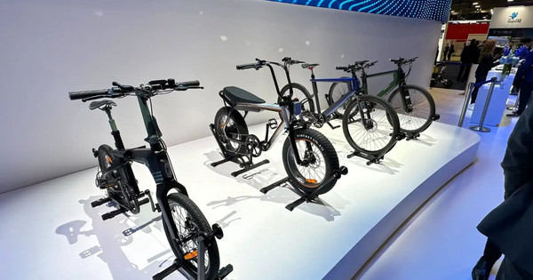 VinFast sắp lần đầu trình diện ô tô điện mini VF3, xe đạp điện đến khách Việt