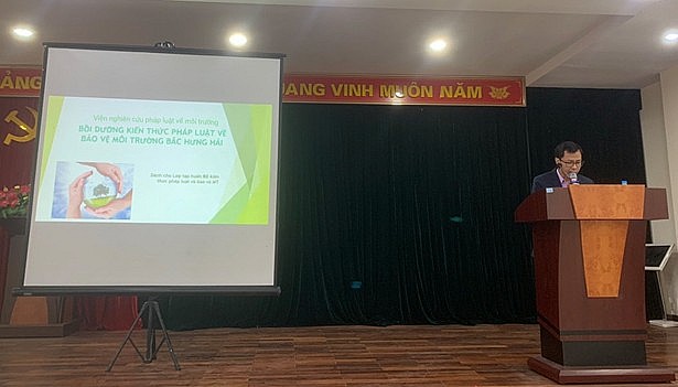 Bồi dưỡng kiến thức pháp luật về bảo vệ môi trường cho cán bộ, nhân viên Bồi dưỡng kiến thức pháp luật về bảo vệ môi trường cho cán bộ, nhân viên