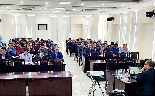 Bồi dưỡng kiến thức pháp luật về bảo vệ môi trường cho cán bộ, nhân viên Bồi dưỡng kiến thức pháp luật về bảo vệ môi trường cho cán bộ, nhân viên