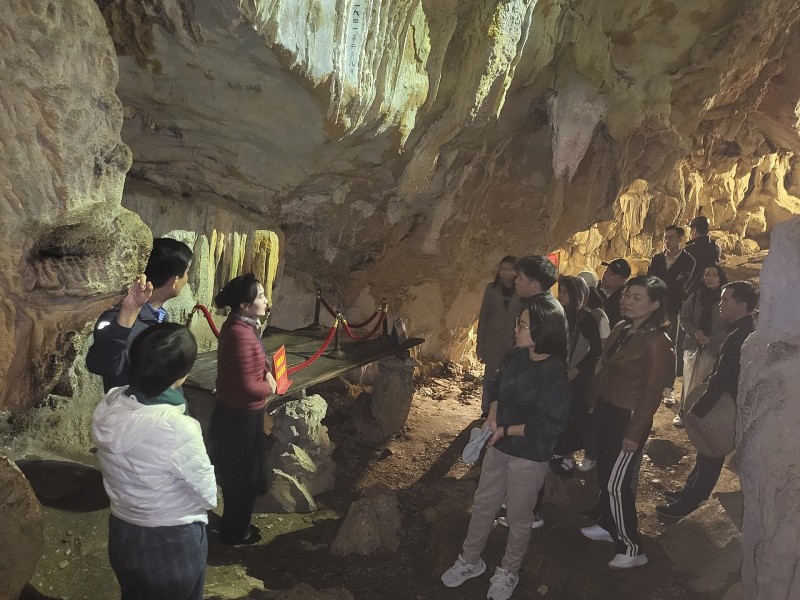 Pác Bó Cao Bằng - Hành trình tìm về cội nguồn lịch sử và khám phá thiên nhiên Pác Bó Cao Bằng - Hành trình tìm về cội nguồn lịch sử và khám phá thiên nhiên