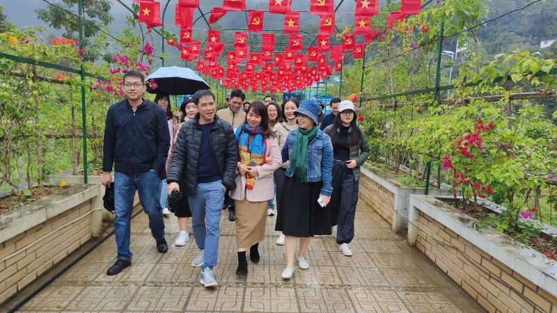 Pác Bó Cao Bằng - Hành trình tìm về cội nguồn lịch sử và khám phá thiên nhiên Pác Bó Cao Bằng - Hành trình tìm về cội nguồn lịch sử và khám phá thiên nhiên