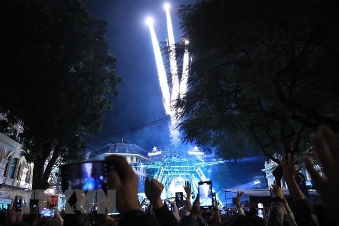 Hà Nội hút 208 nghìn lượt khách trong 3 ngày với các tour du lịch hấp dẫn Hà Nội hút 208 nghìn lượt khách trong 3 ngày với các tour du lịch hấp dẫn