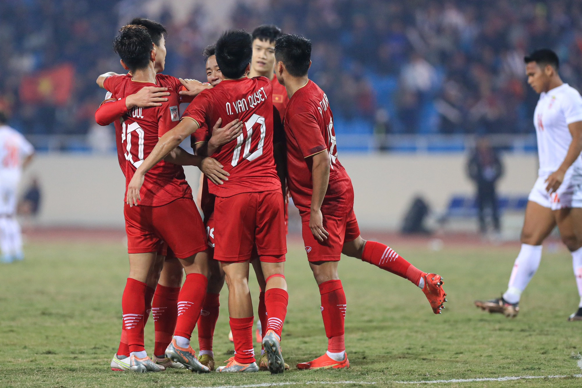 Việt Nam thắng dễ Myanmar 3-0. Ảnh: Hoàng Linh