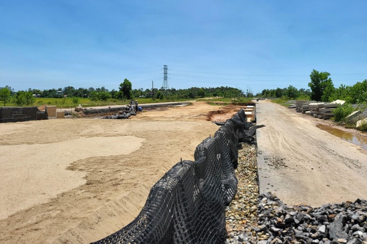 Cienco1 “thúc thủ” tại dự án vành đai phía Tây Đà Nẵng Tuyến vành đai phía Tây Đà Nẵng giai đoạn 1 đến nay vẫn chưa thể hoàn thành dù đã được gia hạn 3 lần. Ảnh: Minh Hạnh