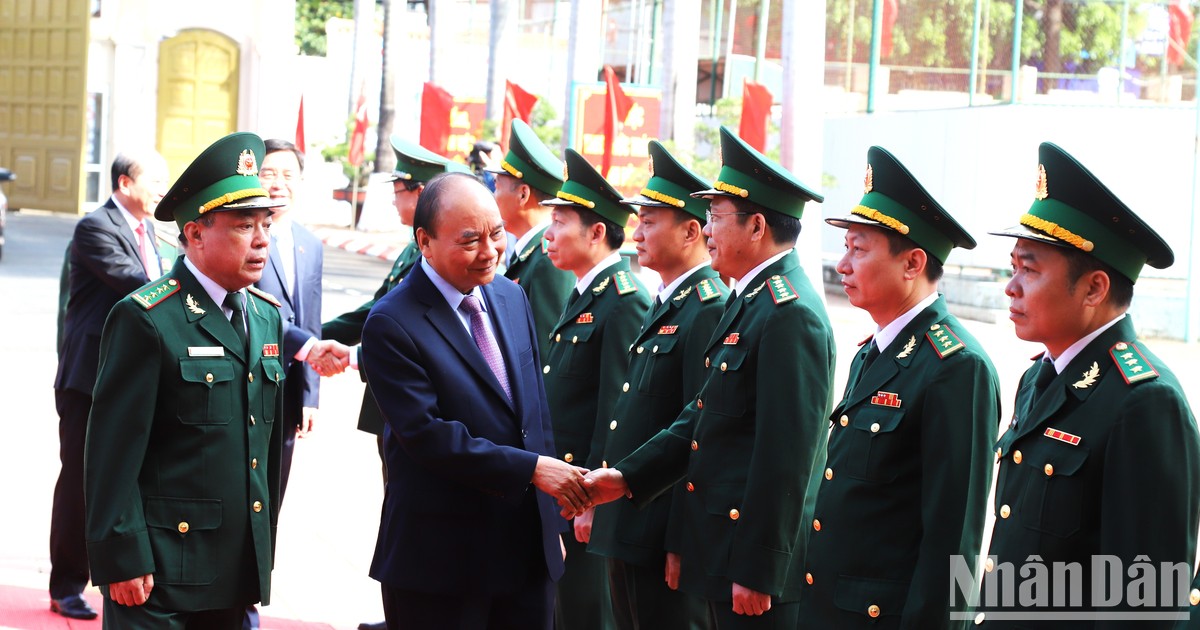 [Ảnh] Chủ tịch nước Nguyễn Xuân Phúc thăm, chúc Tết, tặng quà tại Đắk Lắk