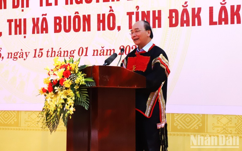 [Ảnh] Chủ tịch nước Nguyễn Xuân Phúc thăm, chúc Tết, tặng quà tại Đắk Lắk ảnh 8