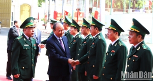 Chủ tịch nước Nguyễn Xuân Phúc thăm, chúc Tết, tặng quà tại Đắk Lắk