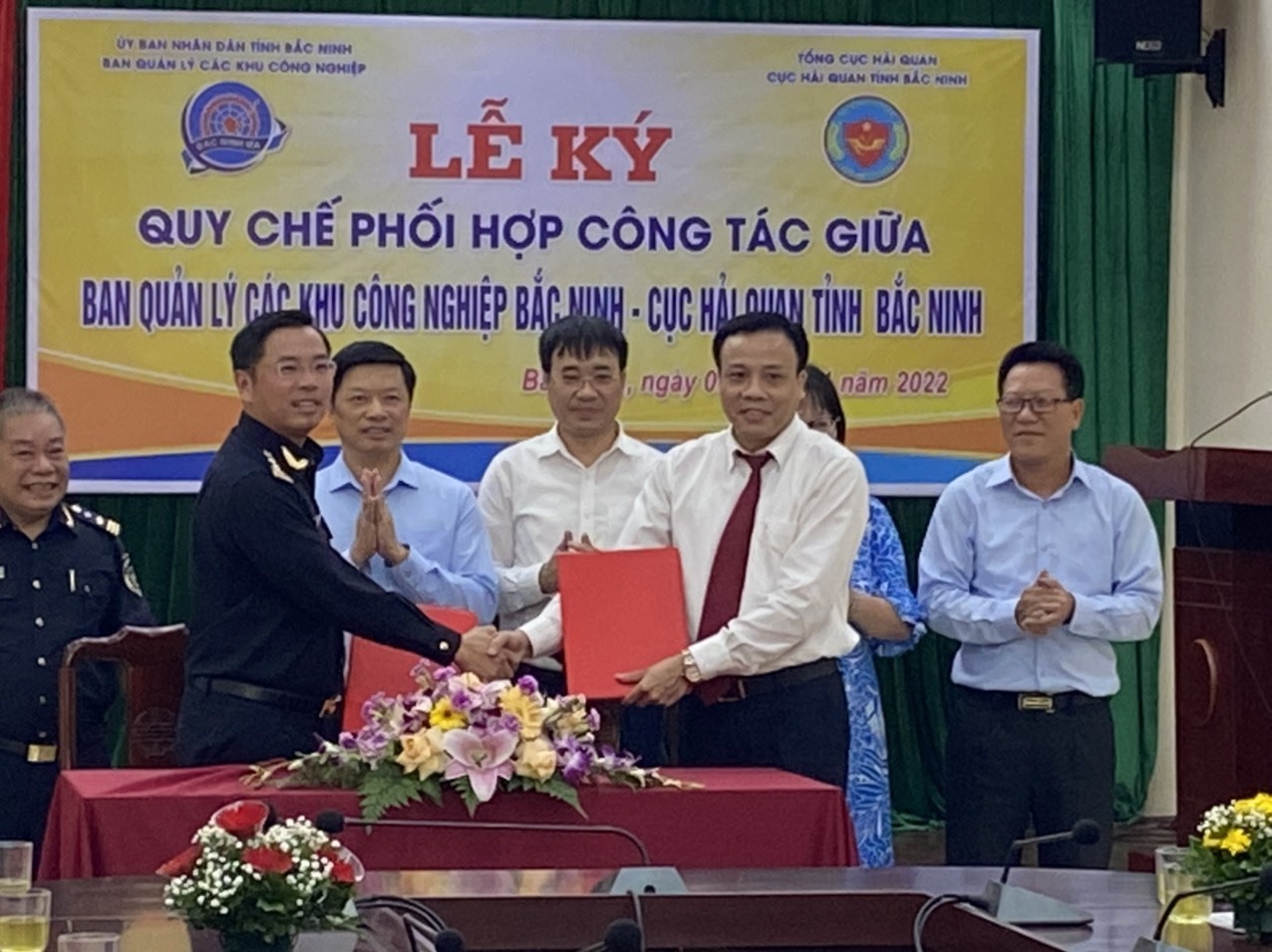Hỗ trợ thủ tục xuất nhập khẩu hàng hóa cho các doanh nghiệp