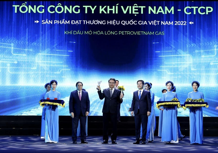 undefined PV GAS nhận các danh hiệu doanh nghiệp xuất sắc năm 2022