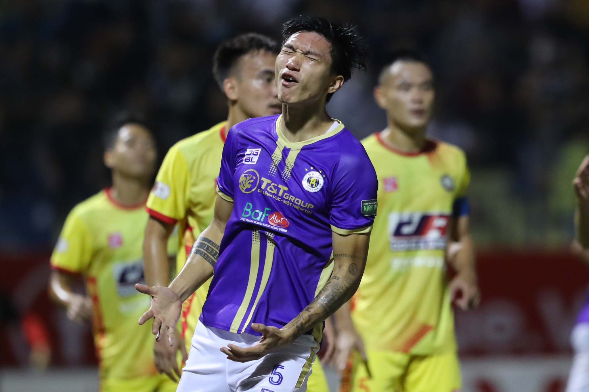 CLB Hà Nội mất Đoàn Văn Hậu trong trận đấu quan trọng ở V-League CLB Hà Nội mất Đoàn Văn Hậu trong trận đấu quan trọng ở V-League - ảnh 1