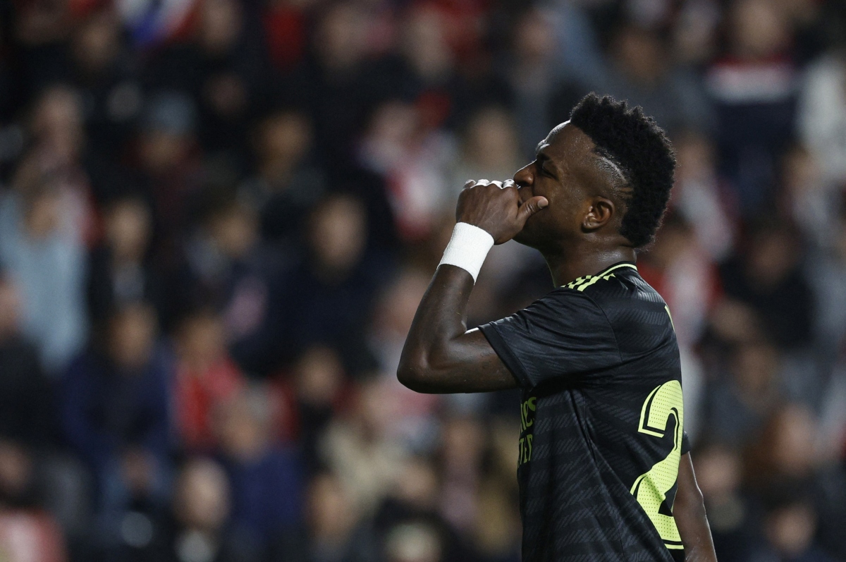 Thua Rayo Vallecano, Real Madrid mất ngôi đầu La Liga vào tay Barca - Ảnh 2.