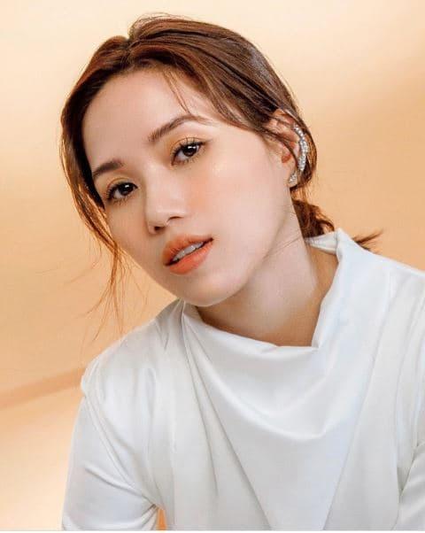 Ngắm nhan sắc hiện tại của k&igrave;nh ngư &Aacute;nh Vi&ecirc;n, d&acirc;n mạng nhận x&eacute;t giống Th&ugrave;y Chi - ảnh 4