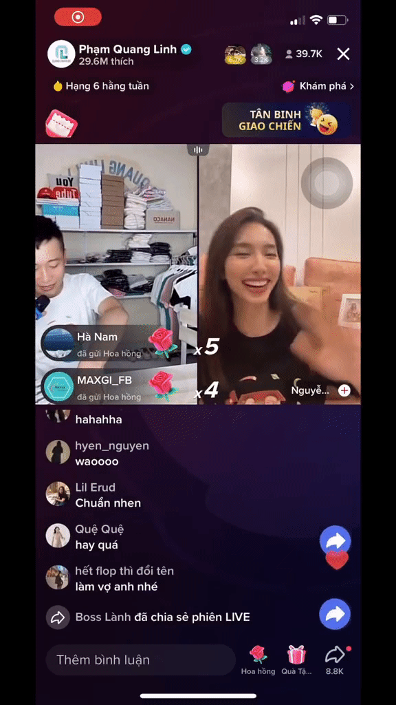 Thùy Tiên bối rối khi được Quang Linh Vlog hát tỏ tình trên sóng livestream Thùy Tiên bối rối khi được Quang Linh Vlog hát tỏ tình trên sóng livestream Ảnh 2