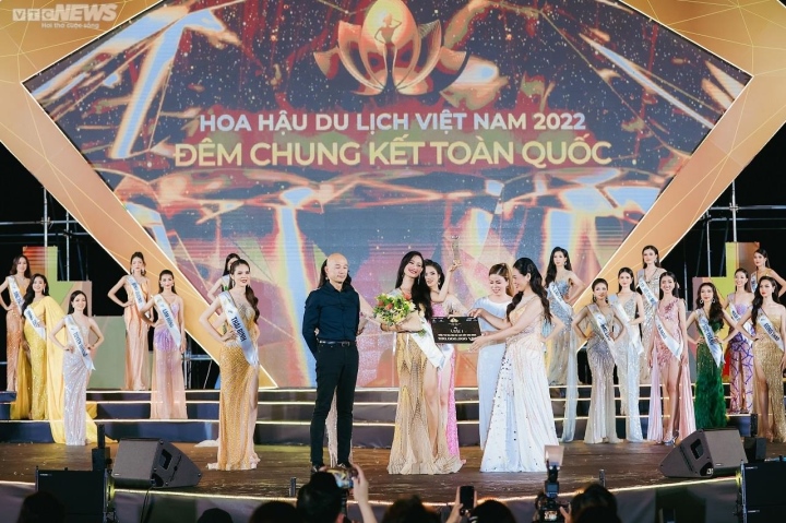 Ảnh: Người đẹp 22 tuổi đăng quang Hoa hậu Du lịch Việt Nam 2022 Ảnh: Người đẹp 22 tuổi đăng quang Hoa hậu Du lịch Việt Nam 2022 - 4