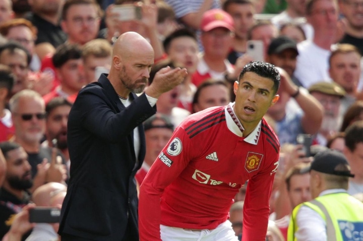 HLV Erik ten Hag muốn Man Utd bán Ronaldo HLV Erik ten Hag muốn Man Utd bán Ronaldo - 1