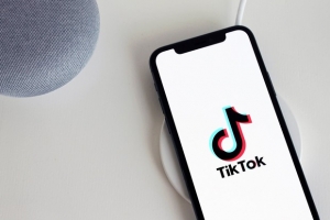 Câu "thần chú" giúp TikTok trở thành gã khổng lồ quảng cáo khiến cả Facebook, Instagram và YouTube dè chừng