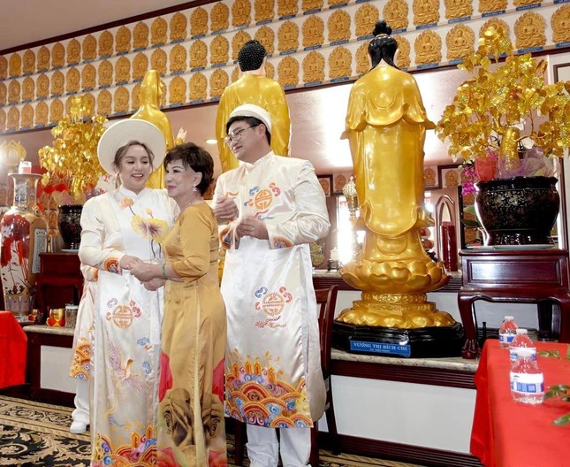 Ca sĩ Trizzie Phương Trinh tổ chức lễ cưới cho con gái Phi Nhung - Ảnh 4.