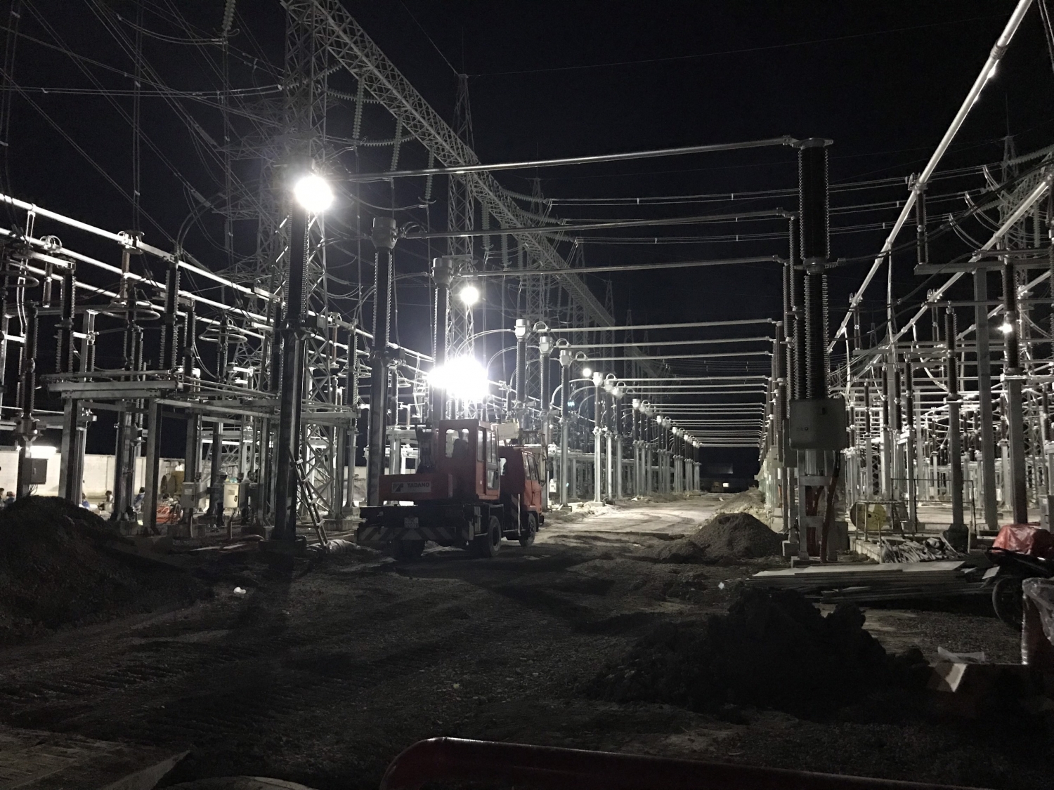 Nỗ lực để đưa cụm dự án truyền tải điện giải tỏa công suất NMNĐ BOT Vân Phong 1 về đích Nỗ lực đưa cụm dự án truyền tải điện giải tỏa công suất NMNĐ BOT Vân Phong 1 về đích