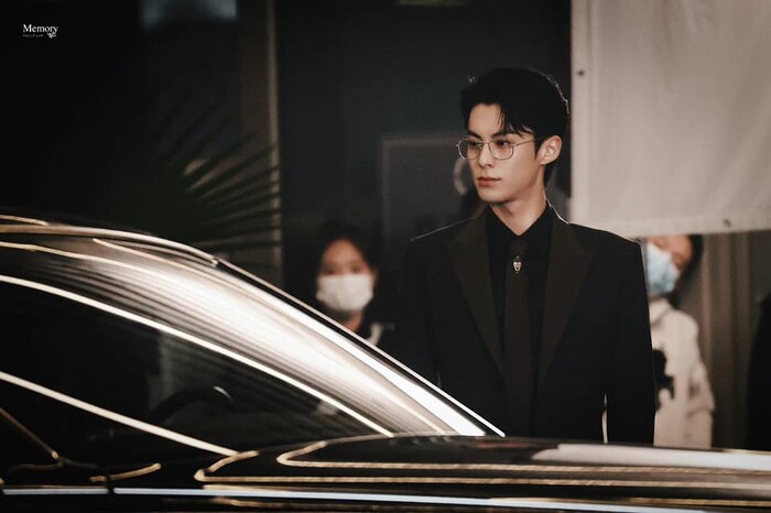 Vương Hạc Đệ h&oacute;a b&aacute; đạo tổng t&agrave;i cực ngầu khi y&ecirc;u Bạch Lộc trong phim mới Ảnh 6