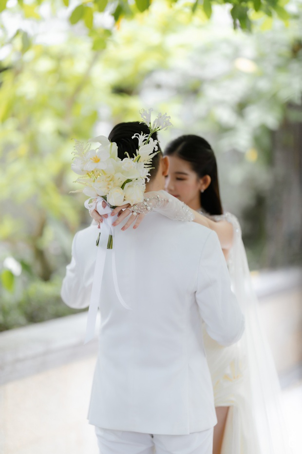 Ngân Anh và chồng biên tập viên khoe visual xịn xò cùng loạt khoảnh khắc hạnh phúc trong đám cưới - Ảnh 11.