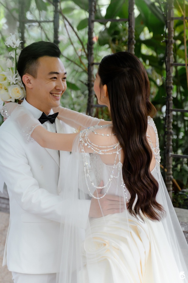 Ngân Anh và chồng biên tập viên khoe visual xịn xò cùng loạt khoảnh khắc hạnh phúc trong đám cưới - Ảnh 10.
