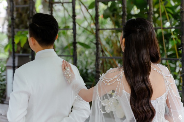 Ngân Anh và chồng biên tập viên khoe visual xịn xò cùng loạt khoảnh khắc hạnh phúc trong đám cưới - Ảnh 9.