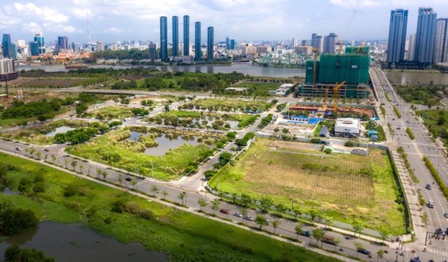 Thị trường bất động sản Thị trường bất động sản ''đóng băng'' nhưng giá vẫn tăng - ảnh 1