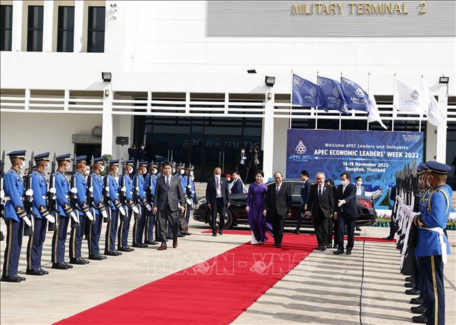 Chủ tịch nước kết thúc chuyến thăm chính thức Thái Lan và dự Hội nghị APEC 2022 Chú thích ảnh