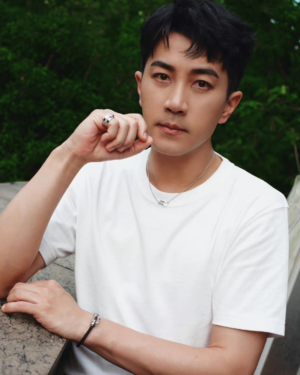 Lưu Khải Uy hẹn hò ảnh 1 Luu Khai Uy hen ho anh 1