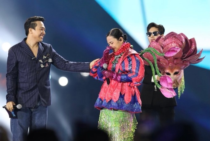 O Sen - Ngọc Mai đăng quang Ca sĩ mặt nạ, khóc nức nở khi tháo lớp hóa trang - 4 O Sen - Ngọc Mai đăng quang Ca sĩ mặt nạ, khóc nức nở khi tháo lớp hóa trang - 4