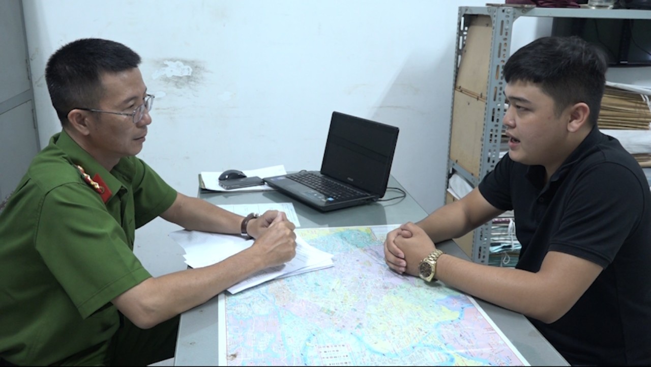 Vụ nhân viên Công ty tài chính Mirae Asset gọi điện đe dọa con nợ: Nhân viên hưởng 30% số tiền đòi được Vụ nhân viên Công ty tài chính Mirae Asset gọi điện đe dọa con nợ: Nhân viên hưởng 30% số tiền đòi được - ảnh 4