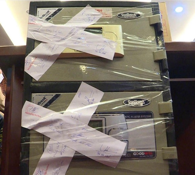 Triệt phá đường dây cờ bạc, cá độ bóng đá mùa World Cup quy mô 30.000 tỷ Triệt phá đường dây cờ bạc, cá độ bóng đá mùa World Cup quy mô 30.000 tỷ ảnh 2