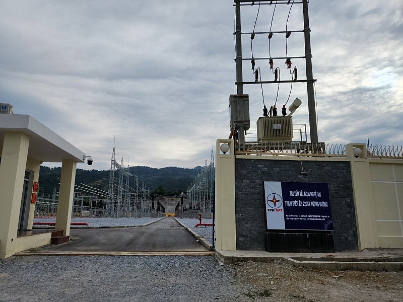 EVN nỗ lực đưa đường dây 220 kV Nậm Mô - Tương Dương về đích EVN nỗ lực đưa đường dây 220 kV Nậm Mô - Tương Dương về đích